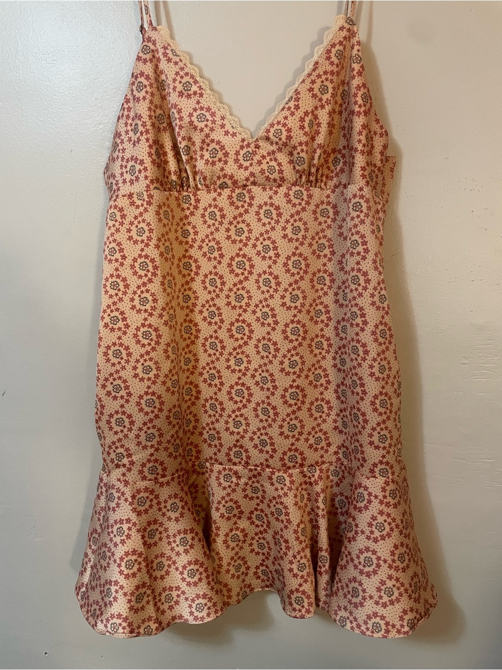 Kimchi Blue Urban Outfitters Floral Satin Ruffle Slip Ditzy Floral Mini Dress L - Picture 4 of 13